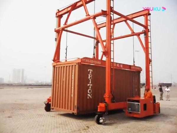 JD400聯(lián)體移動(dòng)式集裝箱吊機(jī)（普通型）